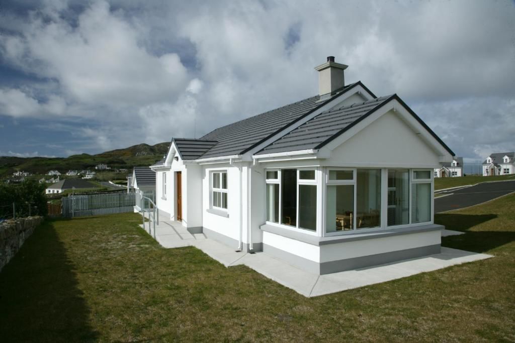 Дома для отпуска Downings Coastguard Cottages - Type B-E Даунингс